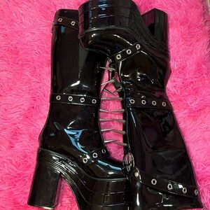 Fan All Flame “Underworld Boots” size 9 black leather with silver spikes